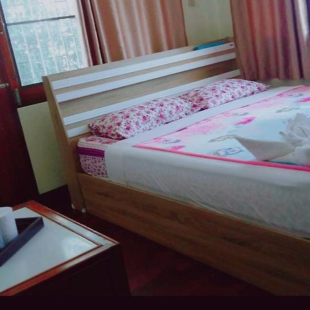Emmanuel Guesthouse 班武里府 外观 照片