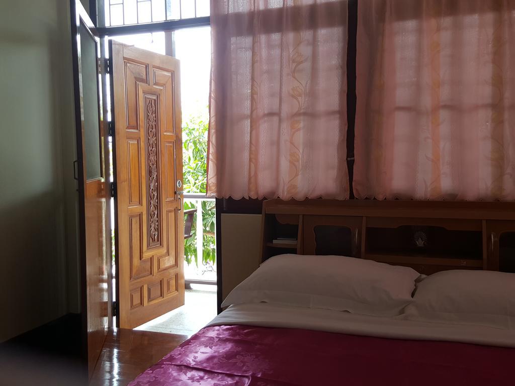 Emmanuel Guesthouse 班武里府 外观 照片