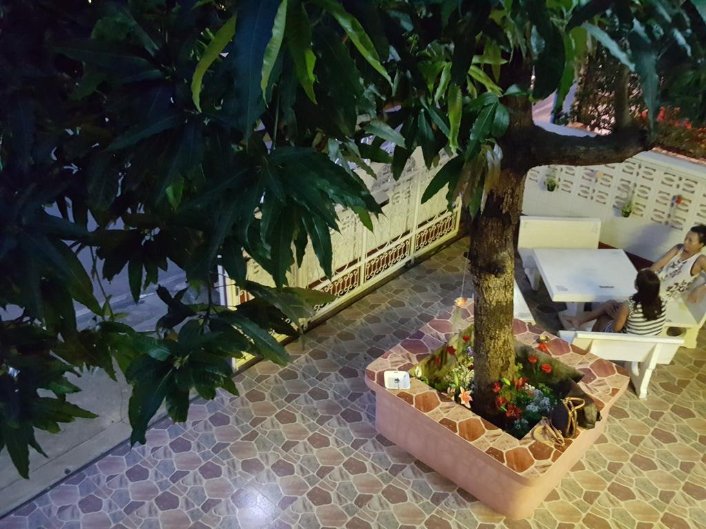 Emmanuel Guesthouse 班武里府 外观 照片