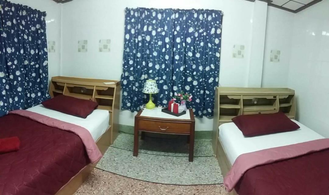 Emmanuel Guesthouse 班武里府 外观 照片