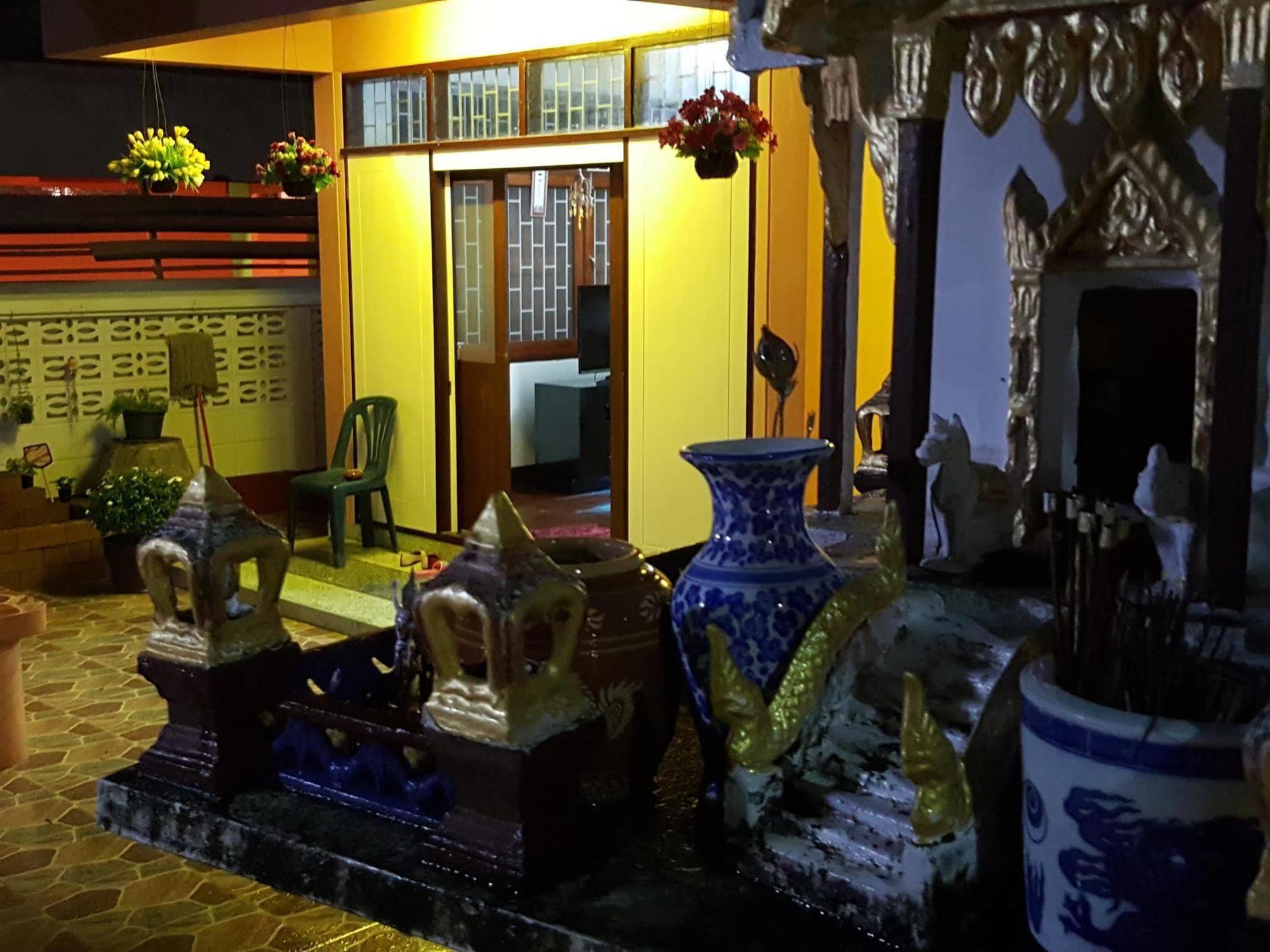 Emmanuel Guesthouse 班武里府 外观 照片