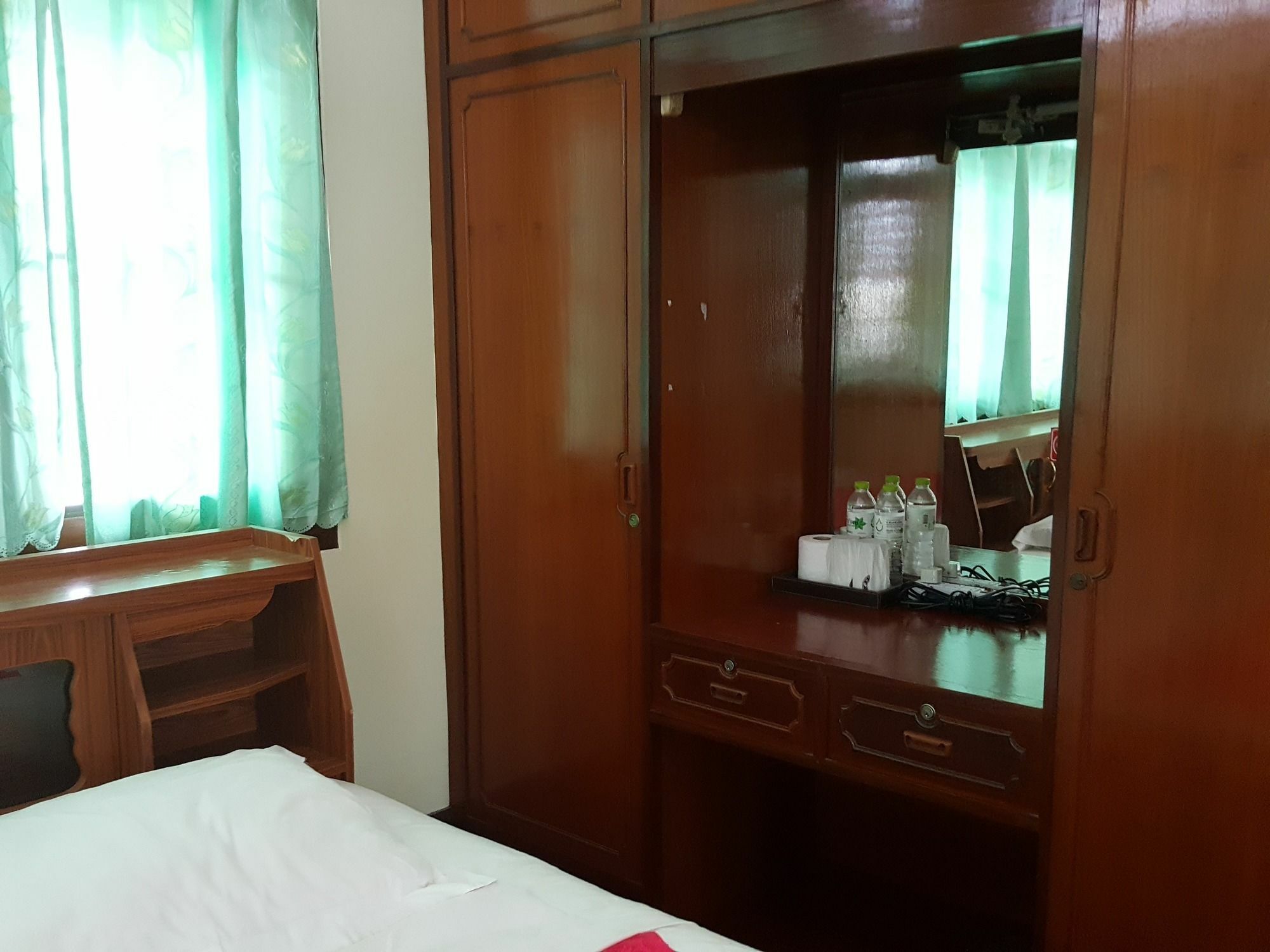 Emmanuel Guesthouse 班武里府 外观 照片